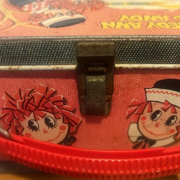 Raggedy Ann and Andy Vintage METAL SCHOOL LUNCHBOX  - 1973 vintage original - Picture 10 of 12